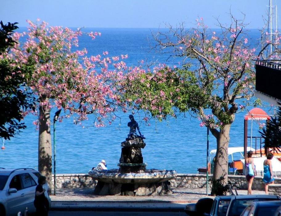 La Bussola Apartment Giardini-Naxos Zewnętrze zdjęcie